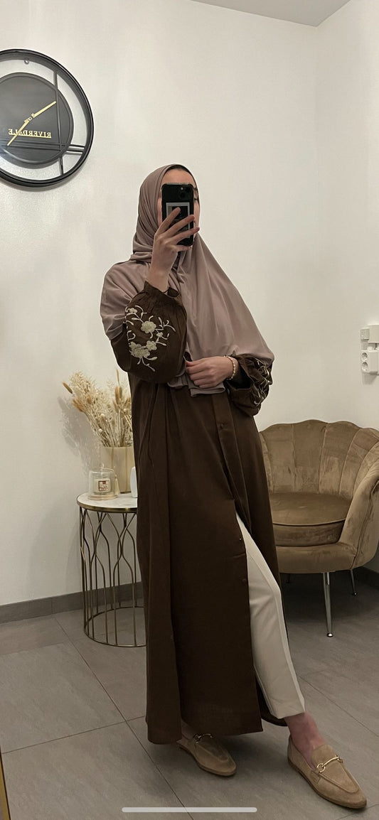 Bruine jurk borduursel mouwen