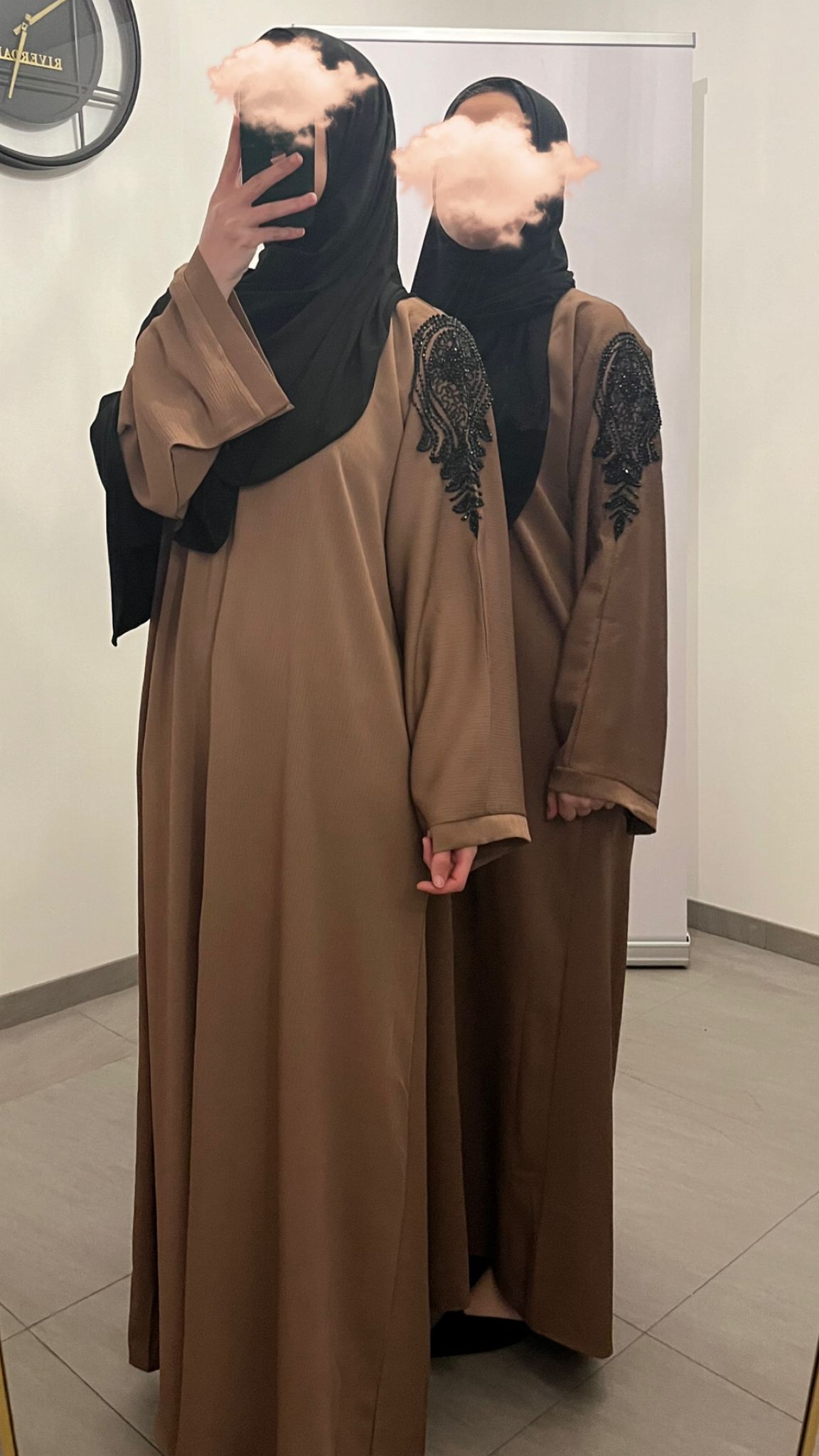Dubai abaya camel