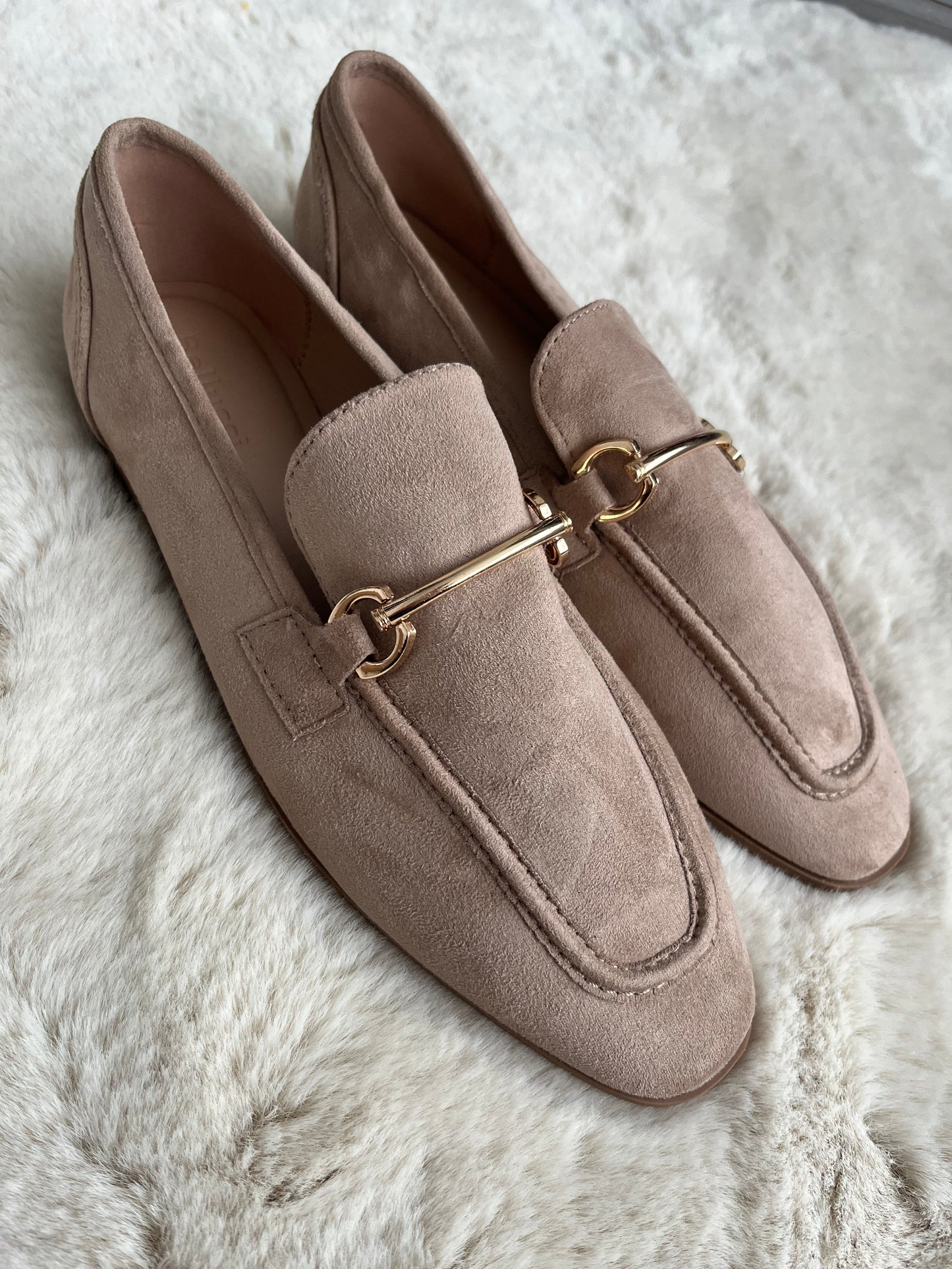 Loafers beige